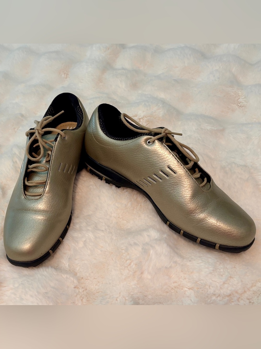 Nike Air Sport Performance Metallic Gold Leather Golf Shoes Women’s
